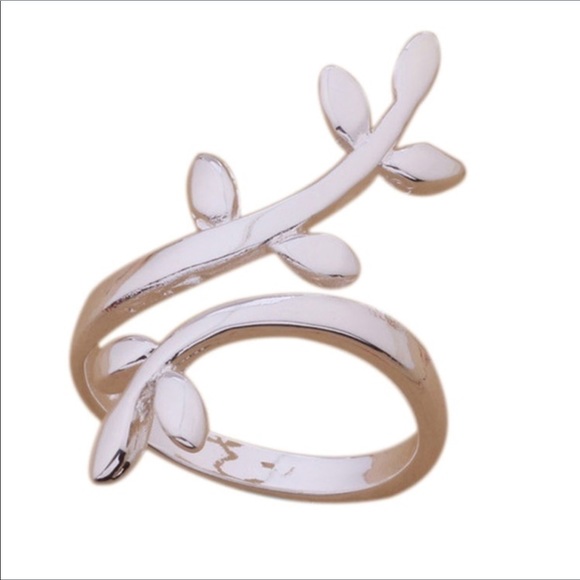 🌟New❤️❤️Silver Plated Wrap Around Ring🌟 - Picture 3 of 4